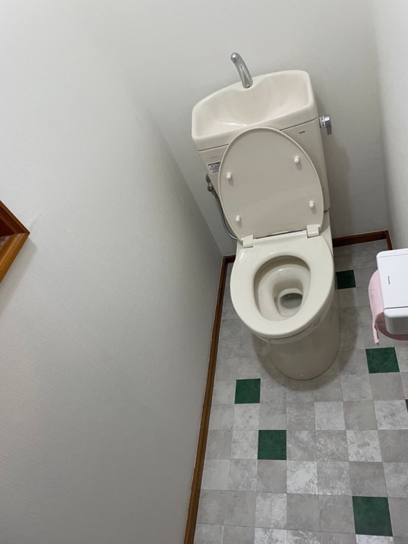 トイレ取り替え＋クロス、CF貼り替え