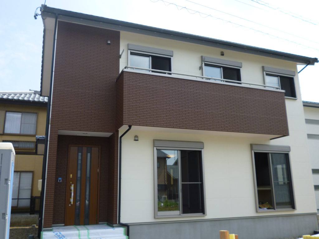ブラウンの外壁で落ち着いた印象の家 新築 リフォーム 岐阜県北方町の工務店堀伊木材