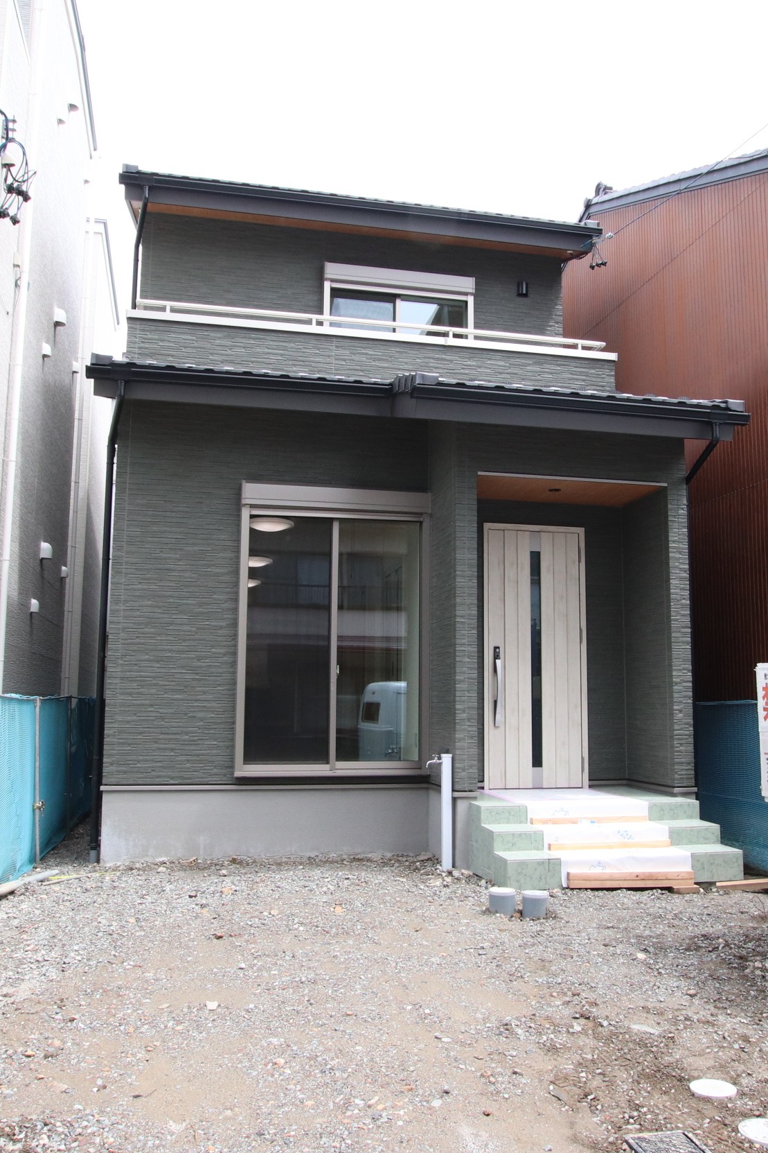 街中の狭小地住宅
